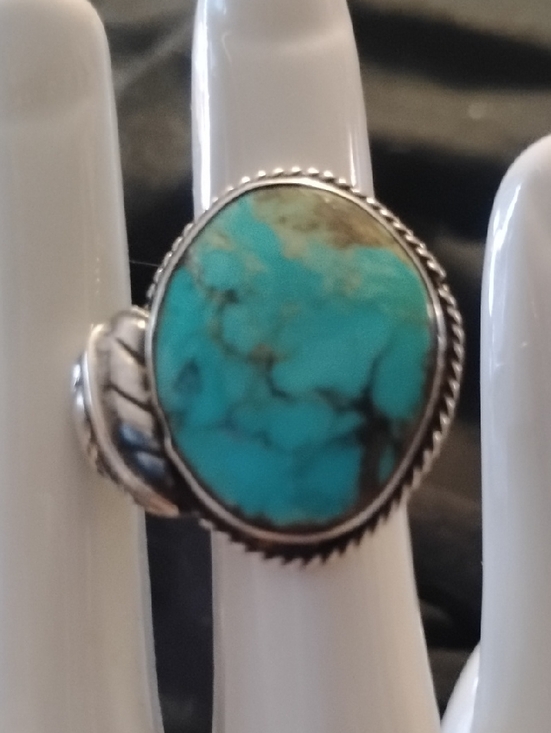 Vintage Hand-Crafted Navajo-American Sterling Silver And Turquoise Ring